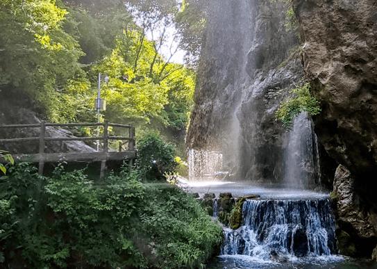 逃离拇指山地